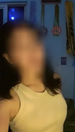 Aylin, 22