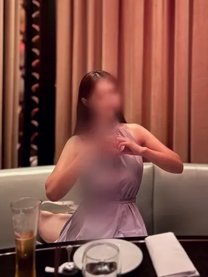Elena, 30