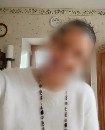 Emilia, 37