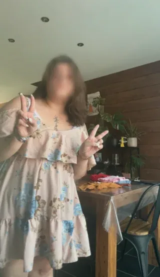Isabell, 23