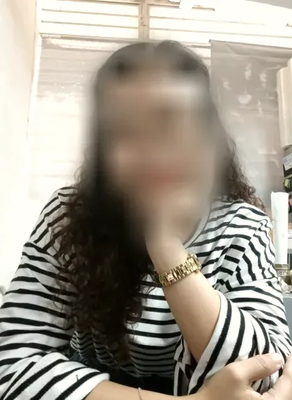 Larissa, 31
